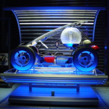 東レ　水素燃料電池モデルカー